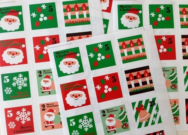 Round Xmas themed stickers - Stationery Heaven