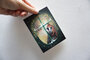 Gold Foil Postcard Lotte Drouen | Knuffel bij het raam met foliedruk_